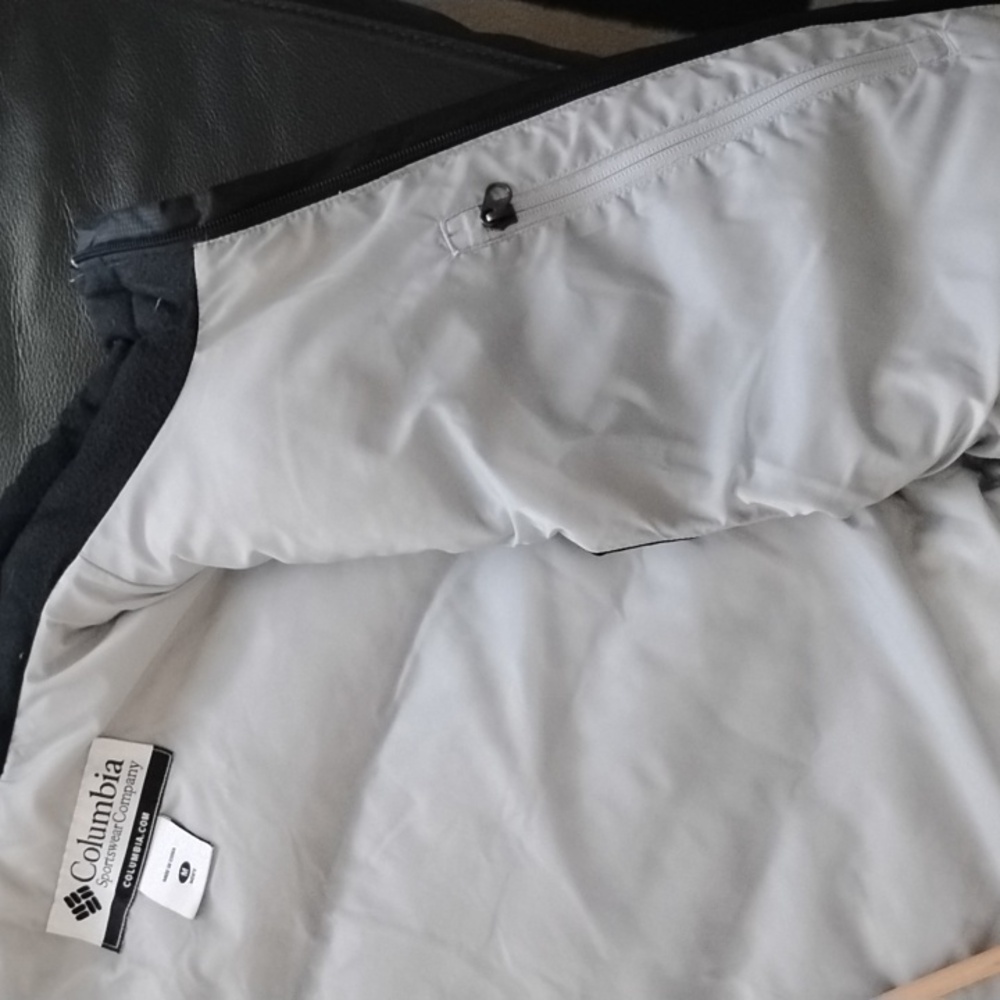 Columbia Black Quilted Vest - Picture 6 of 10